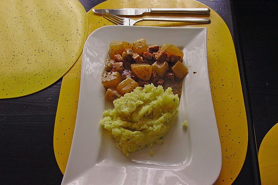 Senfgurken-Bratwurst Ragout