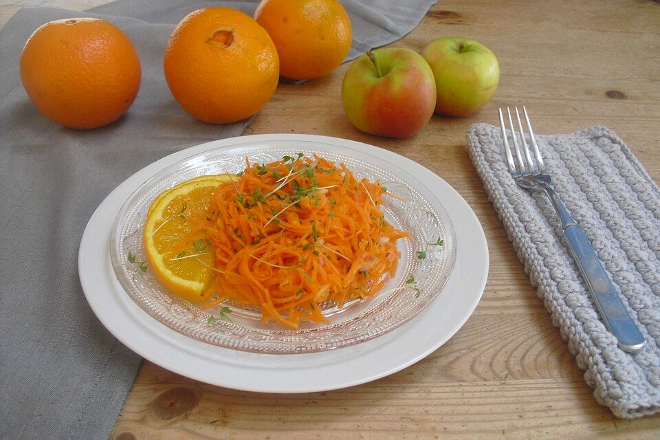 Karottensalat mit Orangensaftdressing
