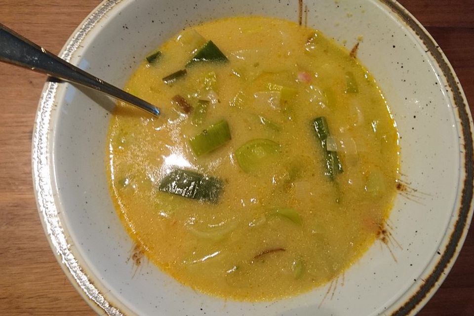 Lauch-Käse Suppe mit Speck