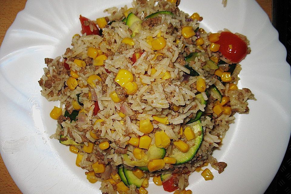 Reispfanne mit Gemüse und Hack